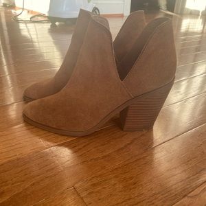 Women’s Brown Ankle Booties 👢